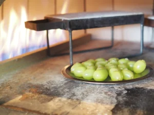 窯GRANDEで焼くぶどう